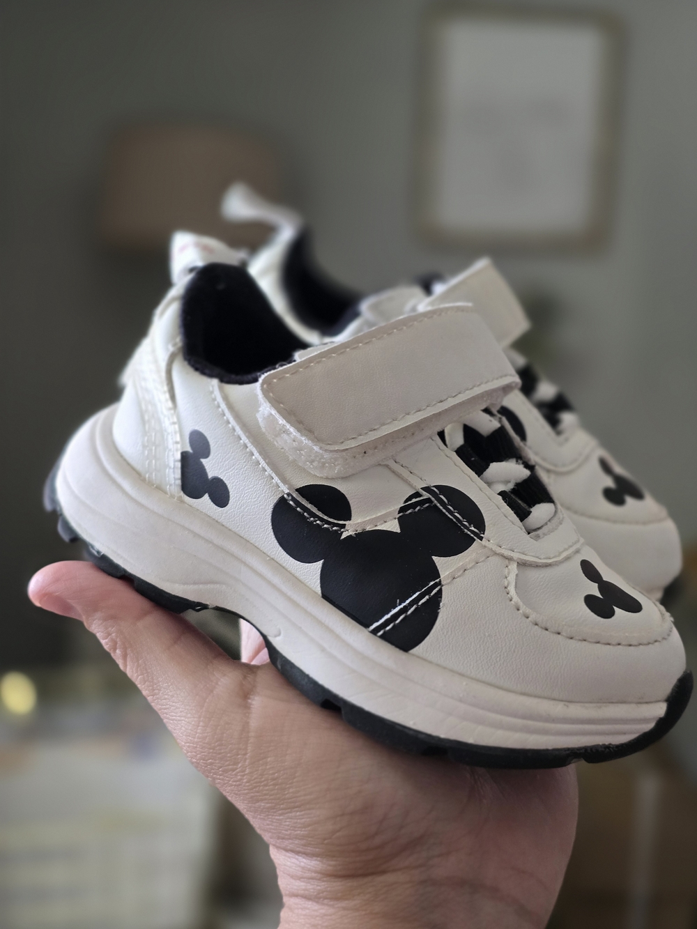 Zara    Baby Zara Mickey Mouse Shoes Toddler Size 21 (5c)